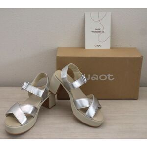Naot 123102-BA9 Women Sz 39 US 8M Silver Soft Leather Elite Heeled Sandals